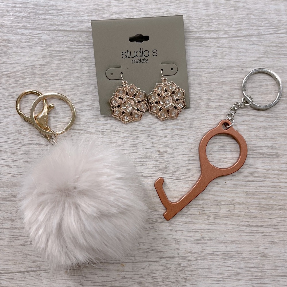 Rose gold keychain/earrings bundle